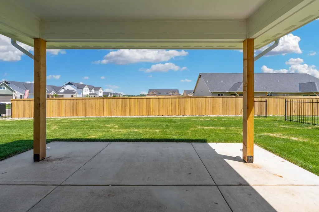 746 N Rainbow Lake Court Wichita KS 67235