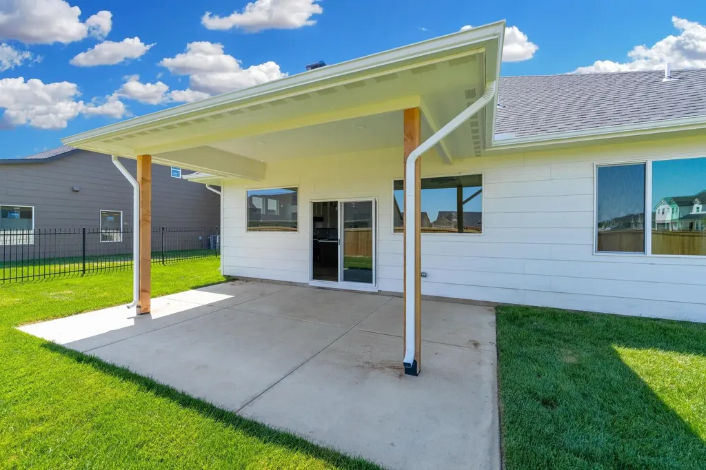 746 N Rainbow Lake Court Wichita KS 67235