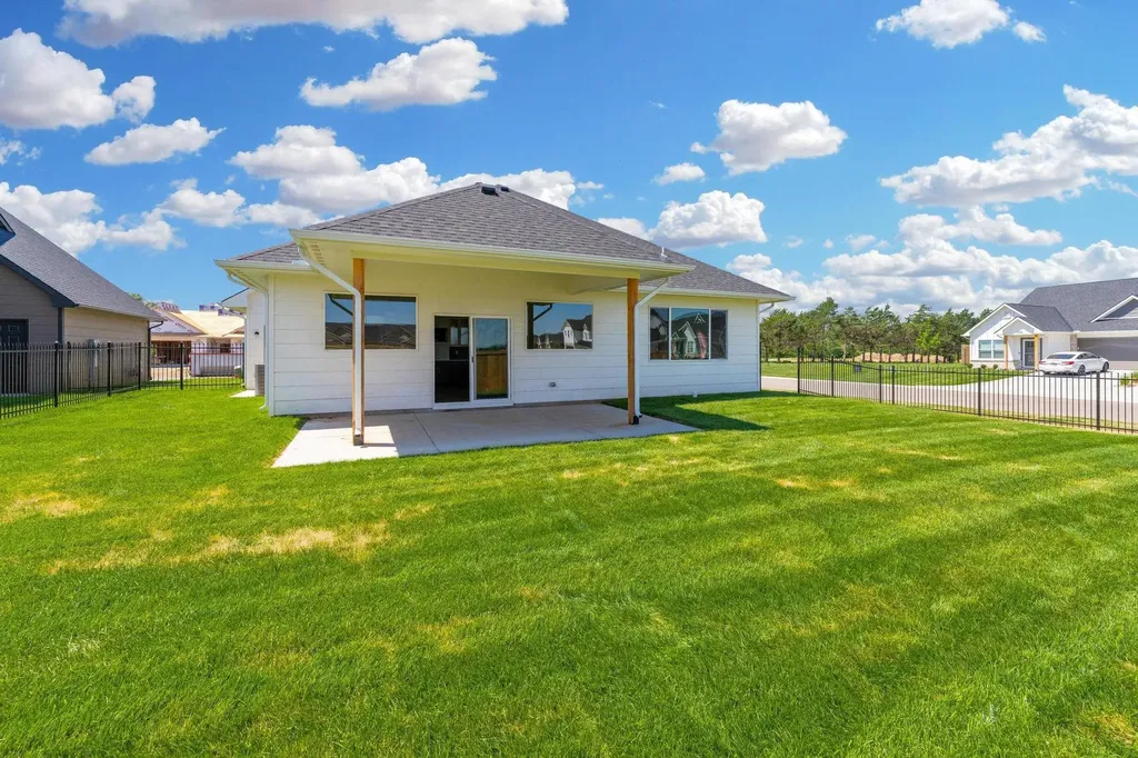 746 N Rainbow Lake Court Wichita KS 67235