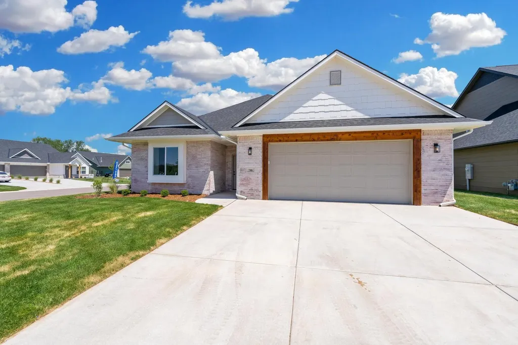 746 N Rainbow Lake Court Wichita KS 67235