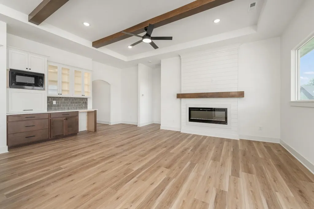 746 N Rainbow Lake Court Wichita KS 67235
