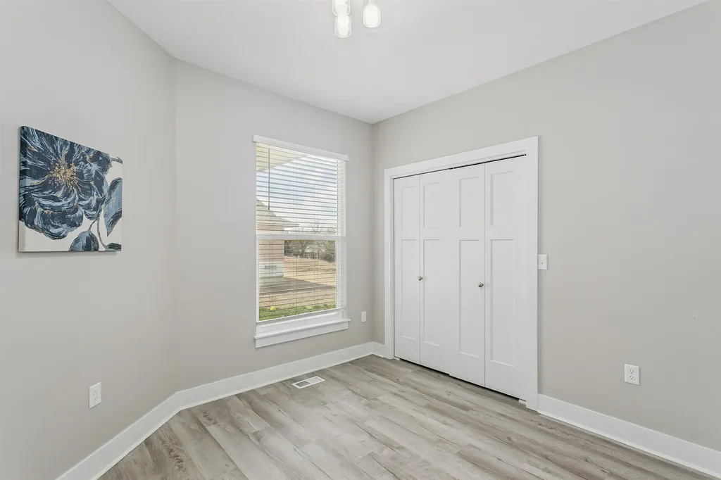 331 N 127th St E Bldg/506 Wichita KS 67206