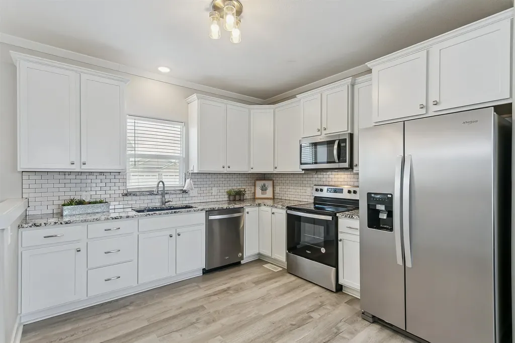 331 N 127th St E Bldg/506 Wichita KS 67206