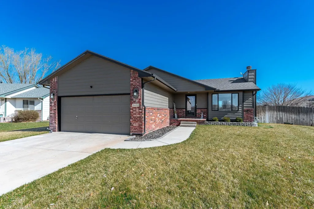 1452 E Sunset Court Goddard KS 67052