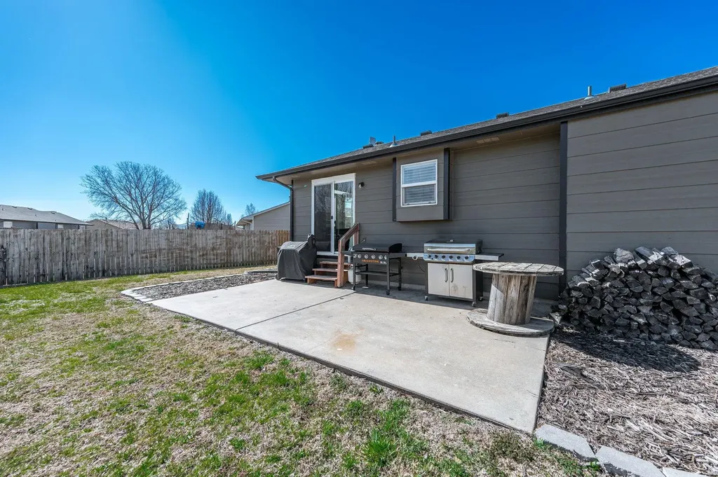 1452 E Sunset Court Goddard KS 67052