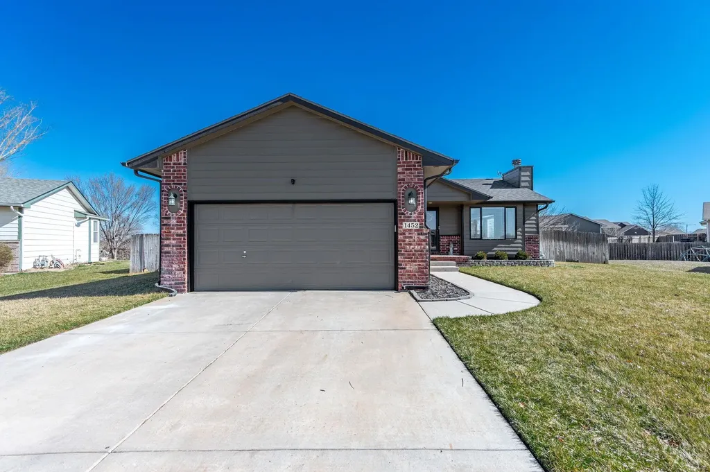 1452 E Sunset Court Goddard KS 67052