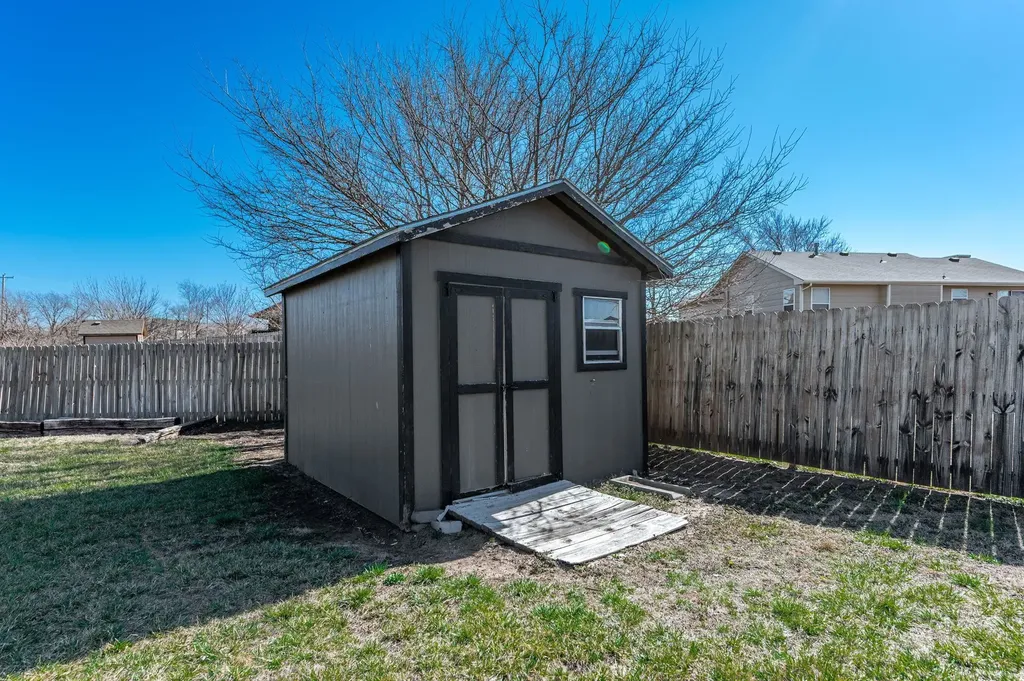 1452 E Sunset Court Goddard KS 67052