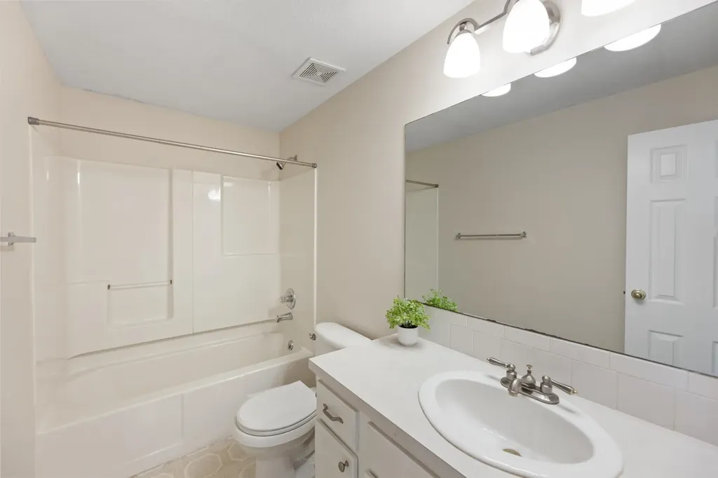 1805 S Hoyt Circle Wichita KS 67207