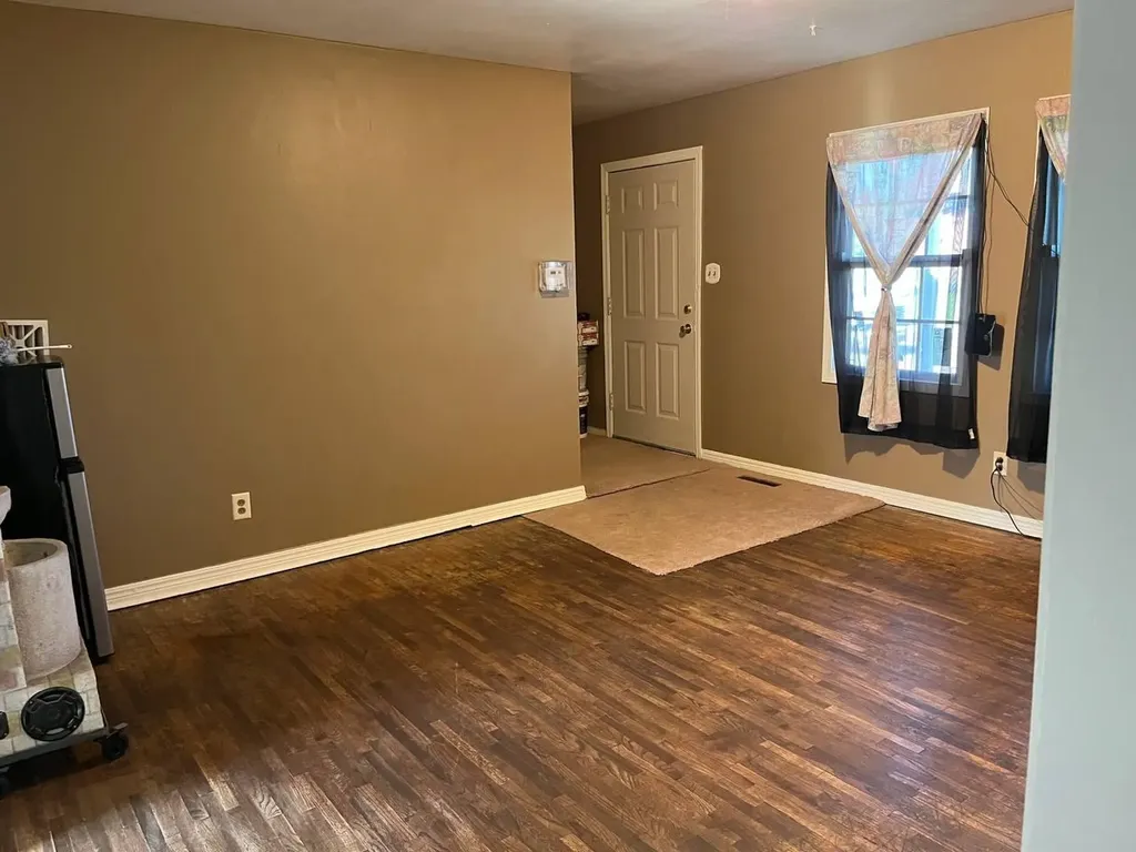 1207 N Hydraulic Street Wichita KS 67214
