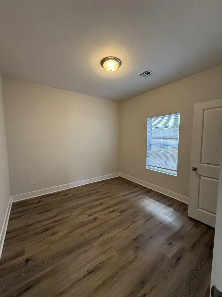 482 E Hayes Street Valley Center KS 67147