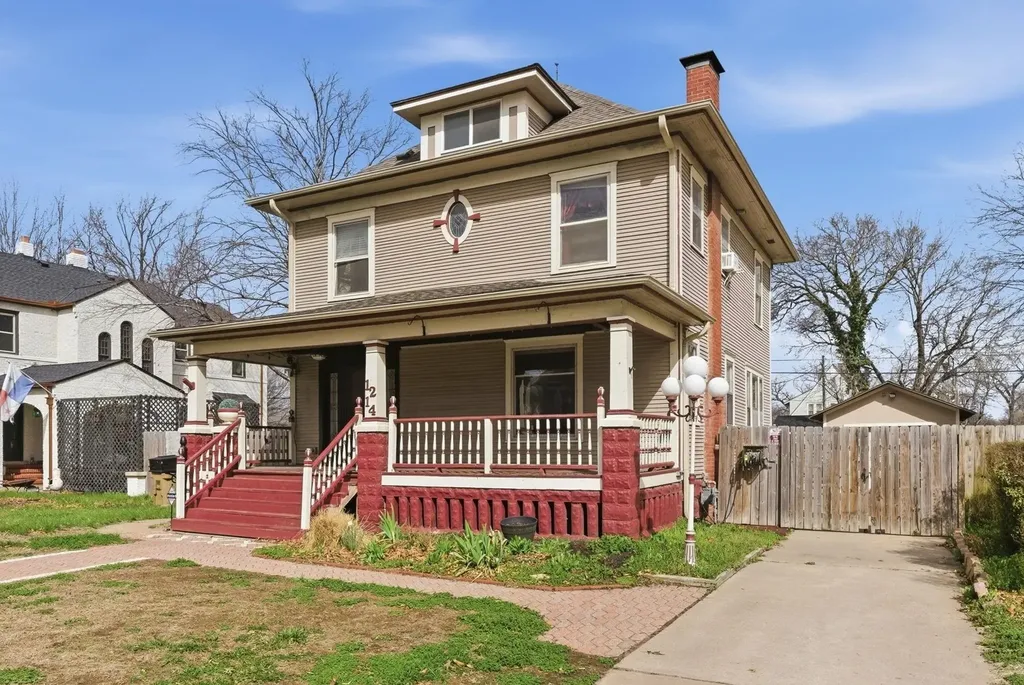 1214 W Riverside Wichita KS 67203