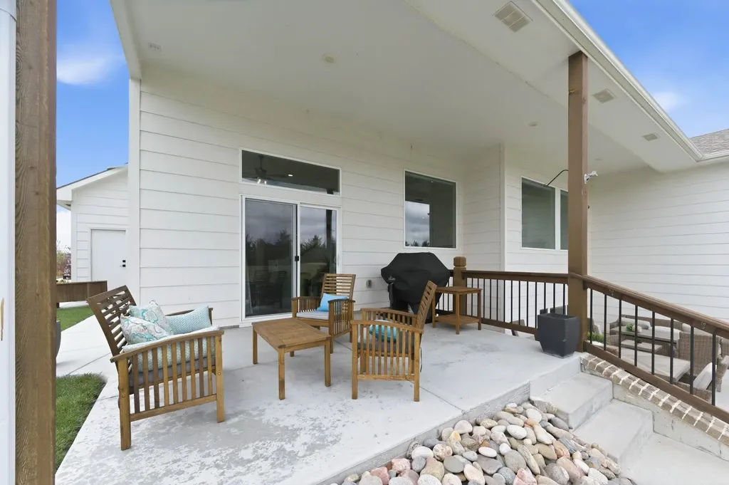 3580 N Bluestem Court Rose Hill KS 67133