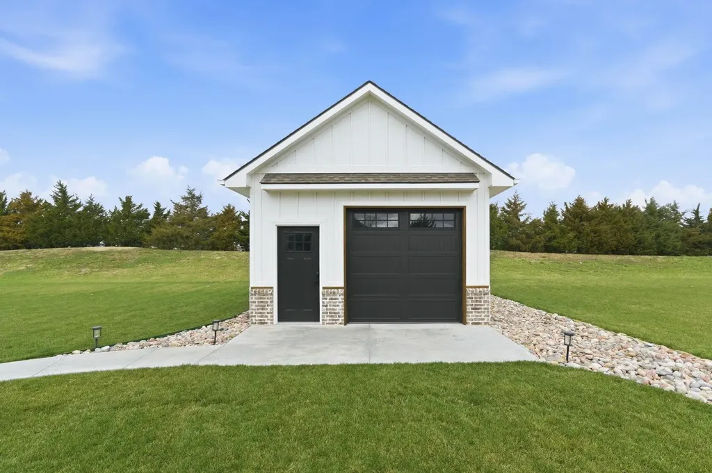 3580 N Bluestem Court Rose Hill KS 67133