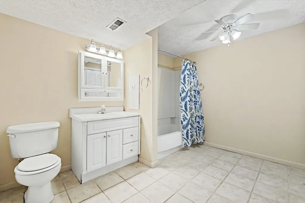 1401 E Carolyn Street Derby KS 67037
