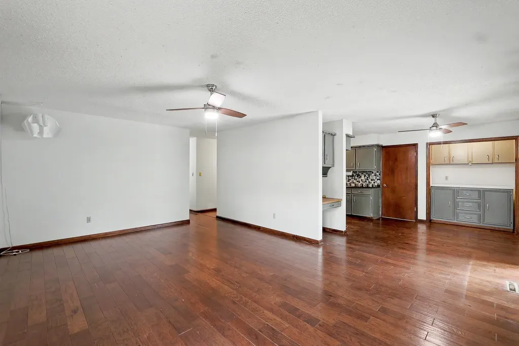 1401 E Carolyn Street Derby KS 67037