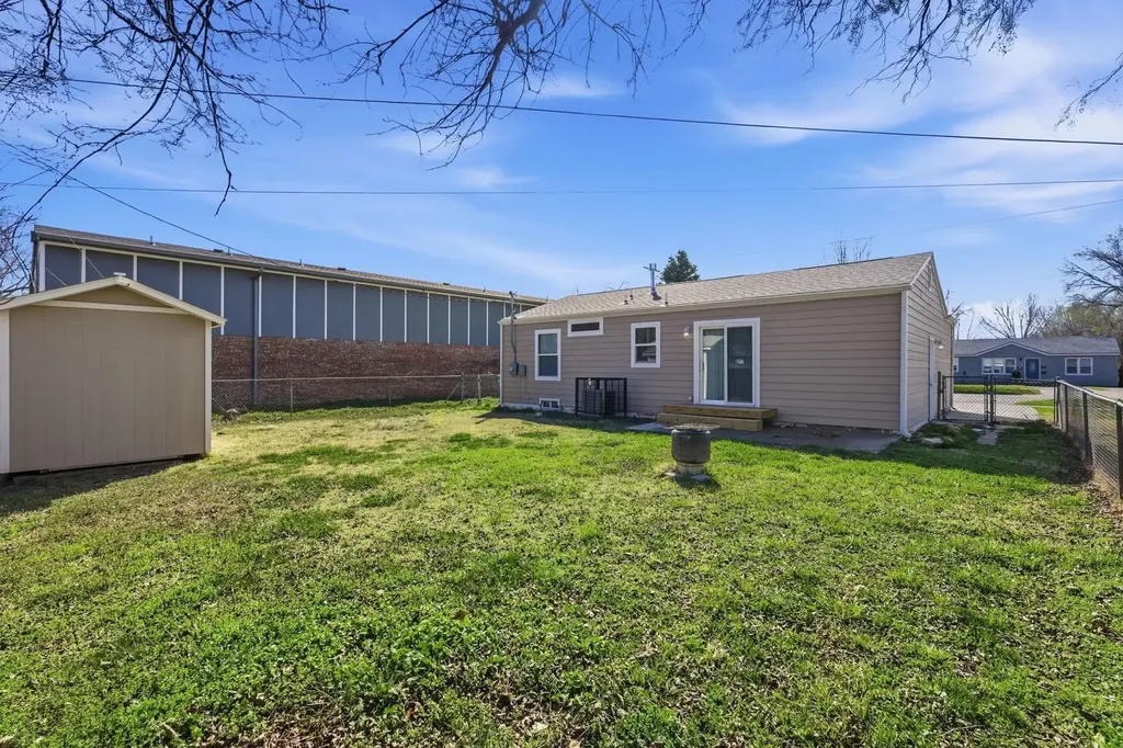 2008 W Mccormick Avenue Wichita KS 67213