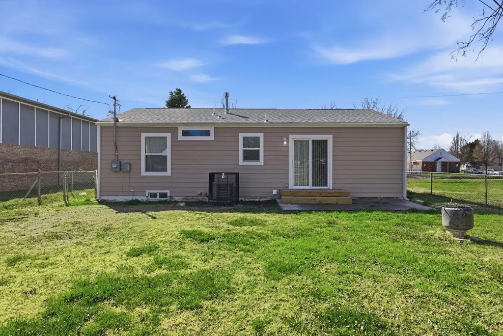 2008 W Mccormick Avenue Wichita KS 67213