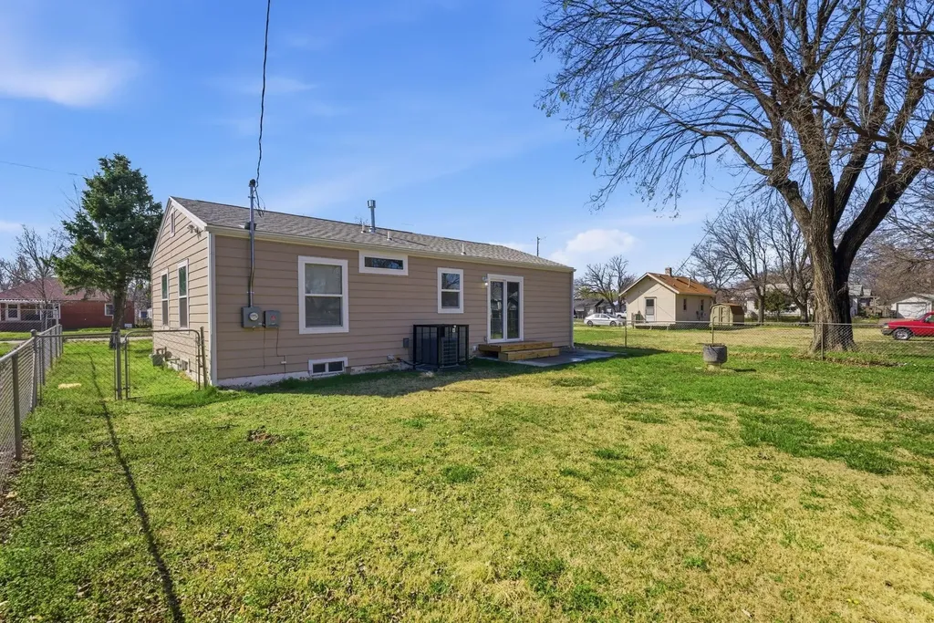 2008 W Mccormick Avenue Wichita KS 67213