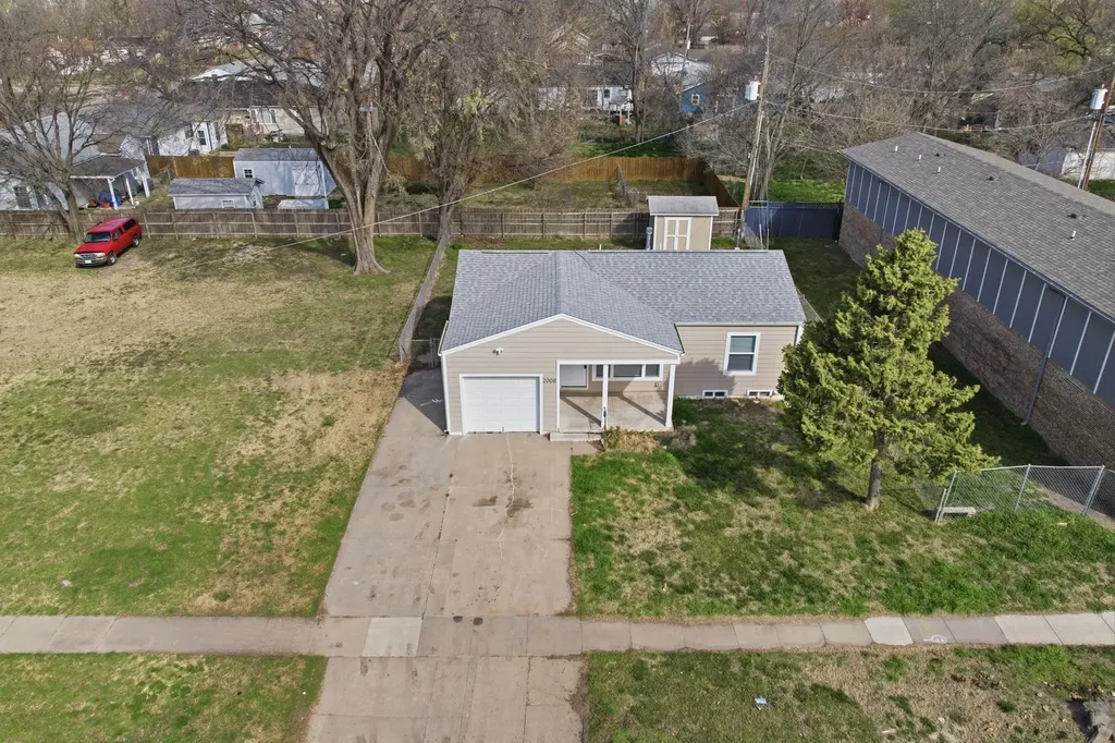 2008 W Mccormick Avenue Wichita KS 67213