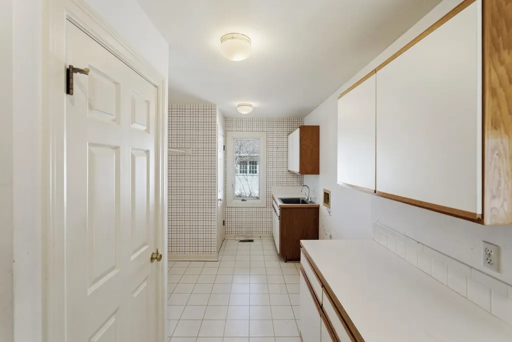 1440 N Gatewood Street Wichita KS 67206