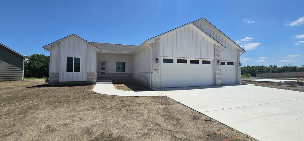 1912 S Herrington Street Wichita KS 67207