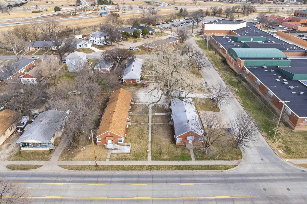 632-638, 642-64 S Hydraulic & 681-687 S Kansas Avenue Wichita KS 67211