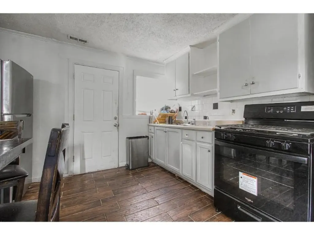 2937 S Rutan Street Wichita KS 67210