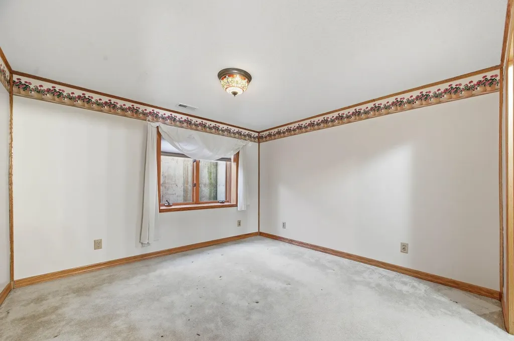 1367 N Hickory Creek Court Wichita KS 67235