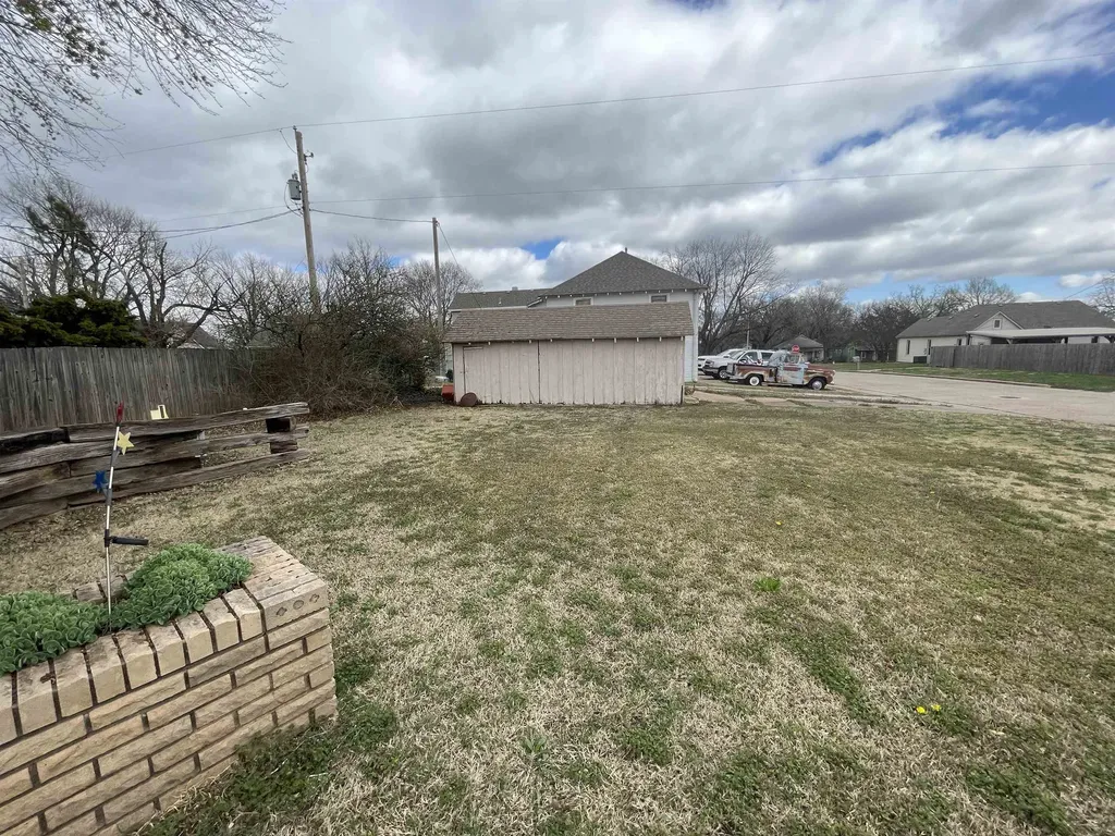 324 S Market Street Caldwell KS 67022