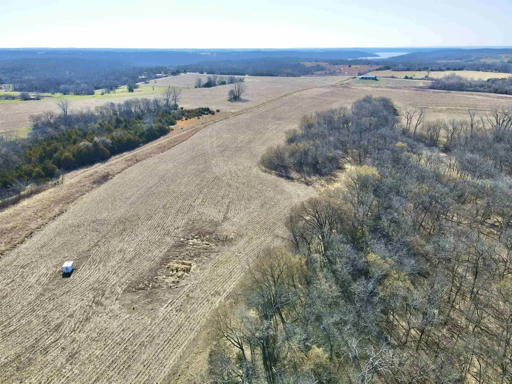N & E Of Ferguson & 86th St - Tract 2 Oskaloosa KS 66066