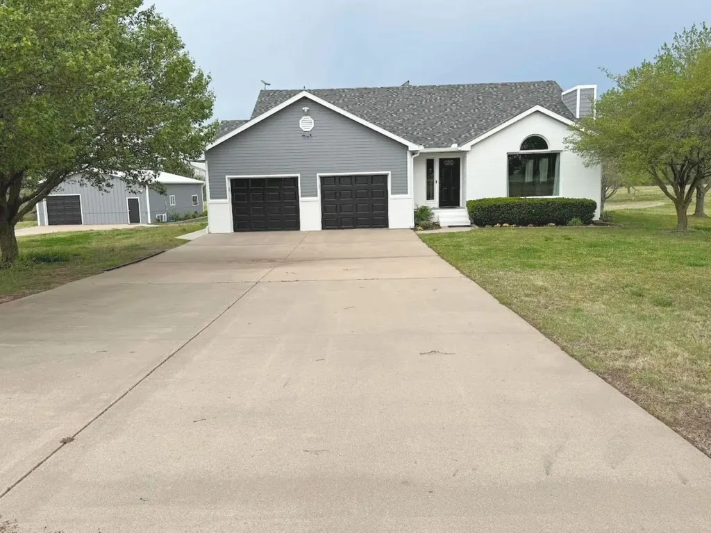 235 N Tyler Road Wellington KS 67152