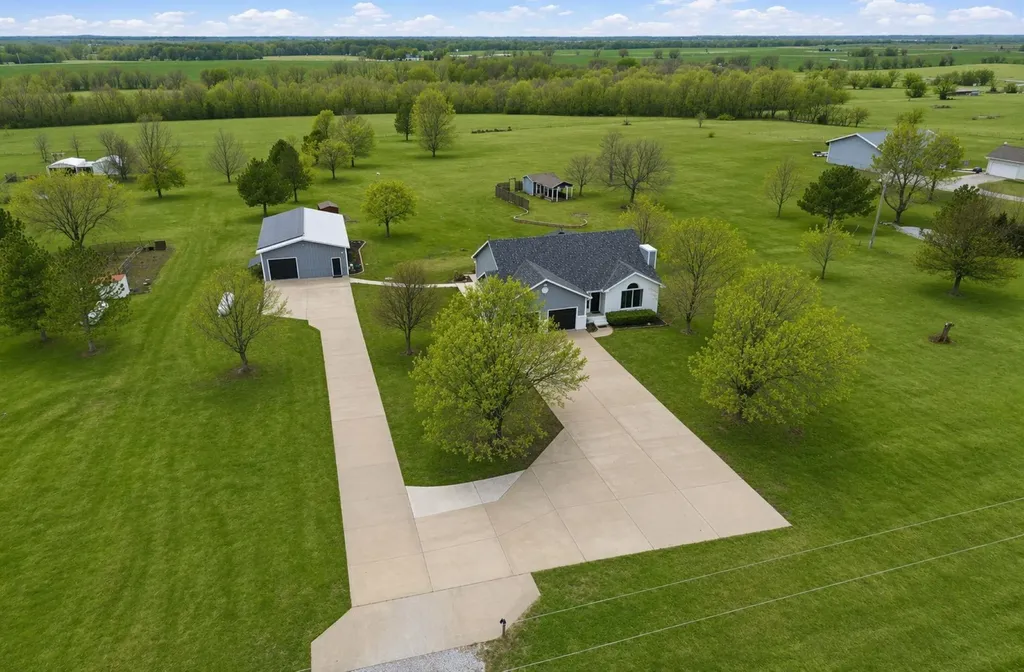 235 N Tyler Road Wellington KS 67152