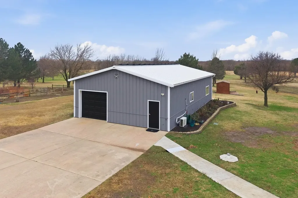 235 N Tyler Road Wellington KS 67152