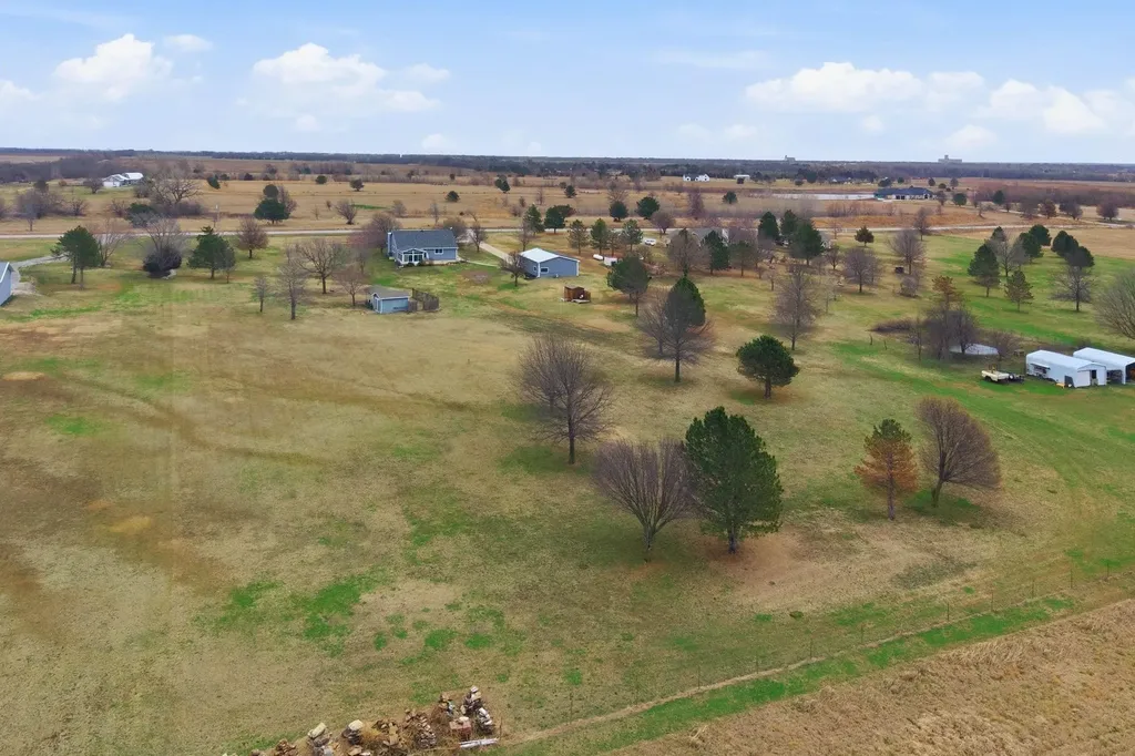 235 N Tyler Road Wellington KS 67152