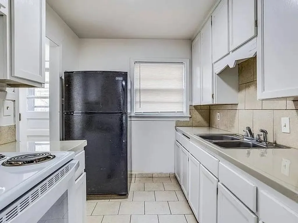 6142 E Harry Street Wichita KS 67218
