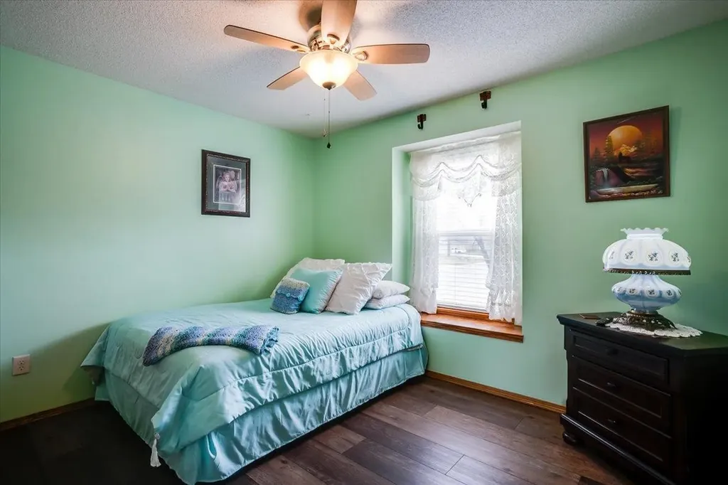 5302 W 44th Court S Wichita KS 67215