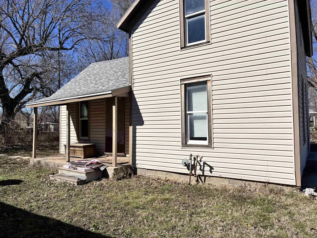 817 N Gordy El Dorado KS 67042