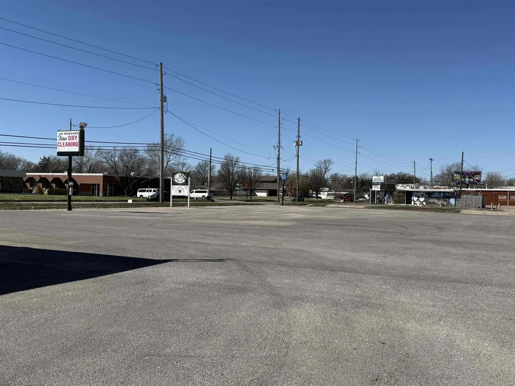 3086 W 13th Street N Wichita KS 67203-0000