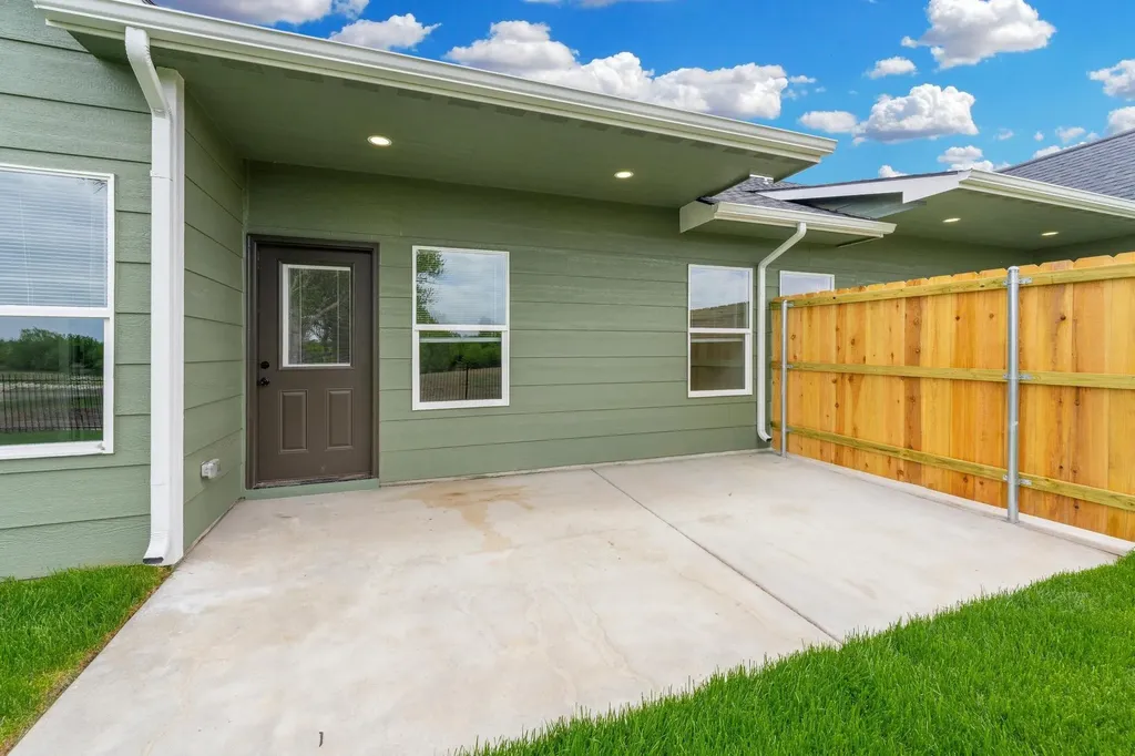 707 N Rainbow Lake Street Wichita KS 67235