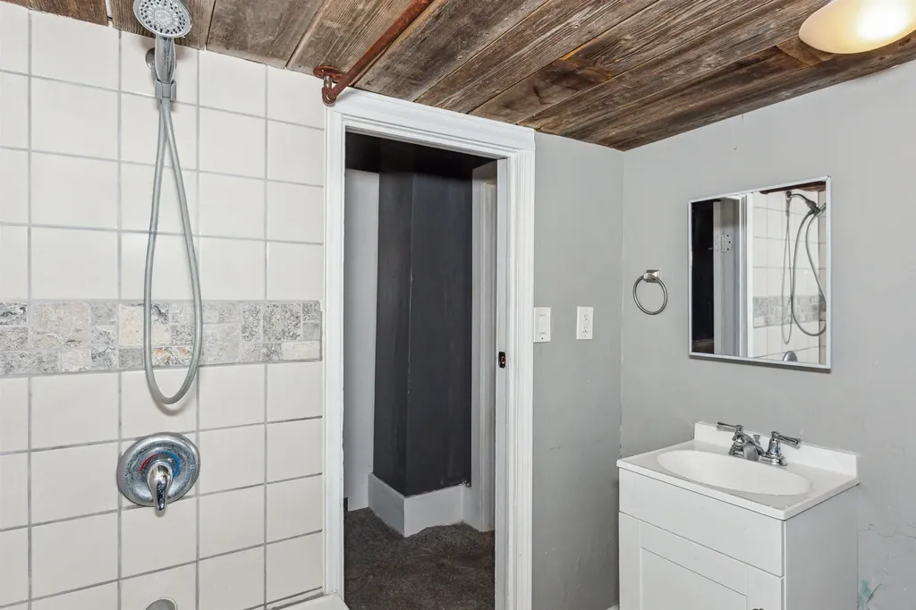 1527 S Water Street Wichita KS 67213