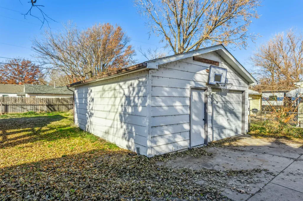 1527 S Water Street Wichita KS 67213