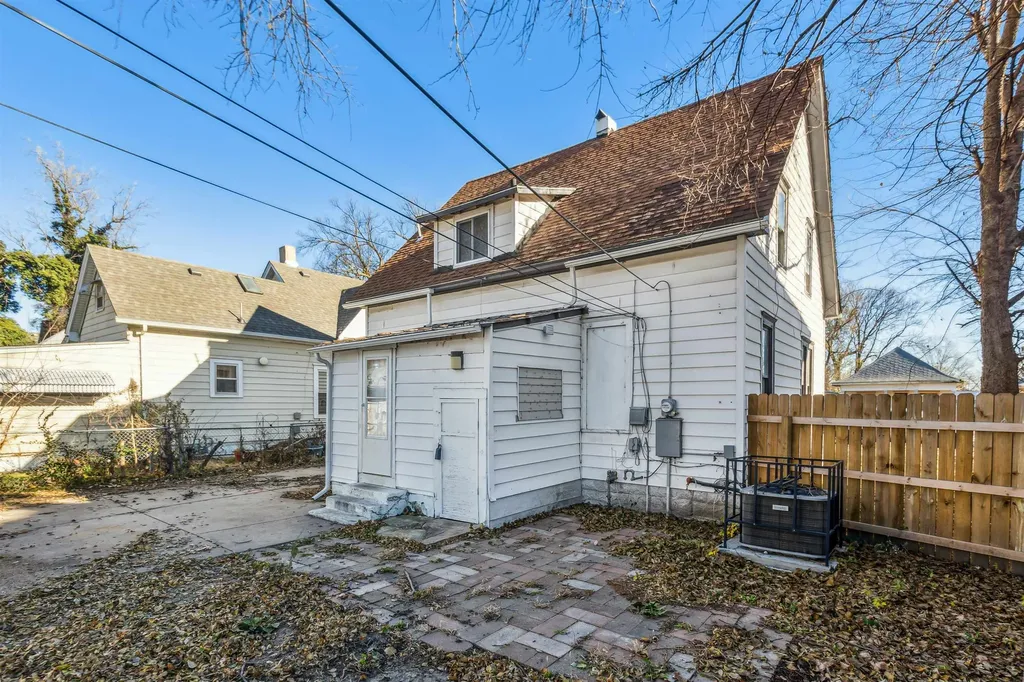 1527 S Water Street Wichita KS 67213