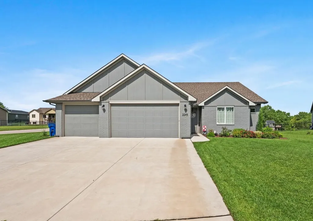 2245 S Nicole Circle Andover KS 67002