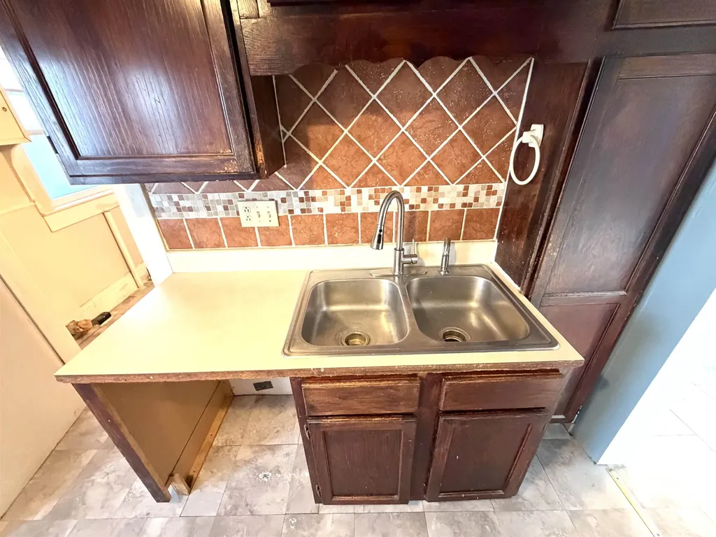1534 S Main Street Wichita KS 67213