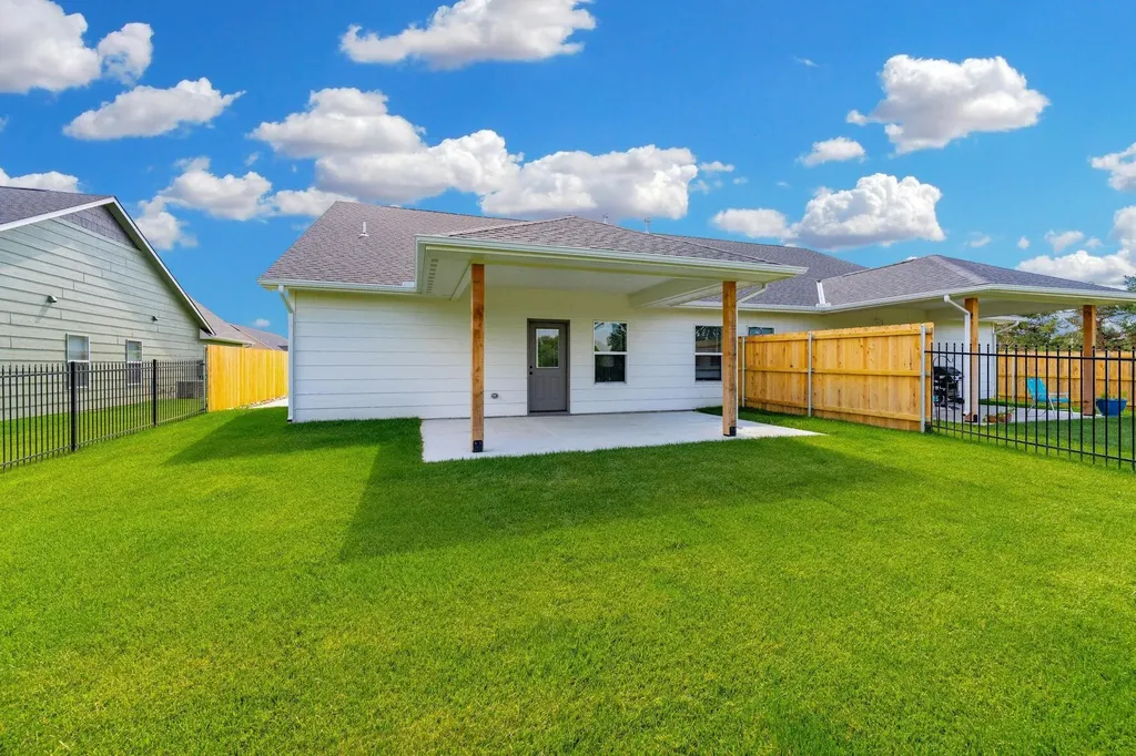 711 N Rainbow Lake Street Wichita KS 67235