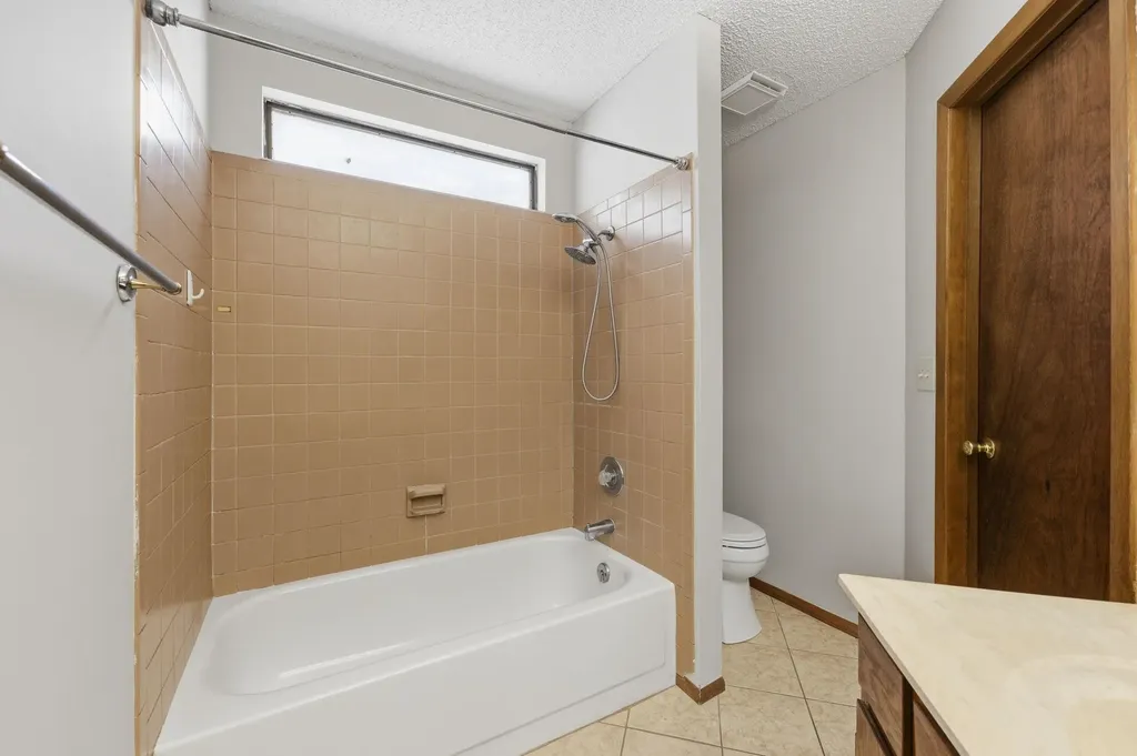 5211 S Mosley Street Wichita KS 67216
