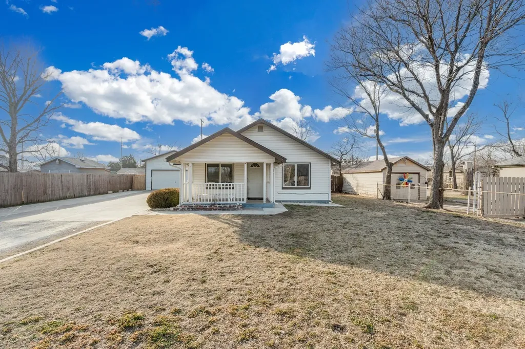 327 N Elder Street Wichita KS 67212