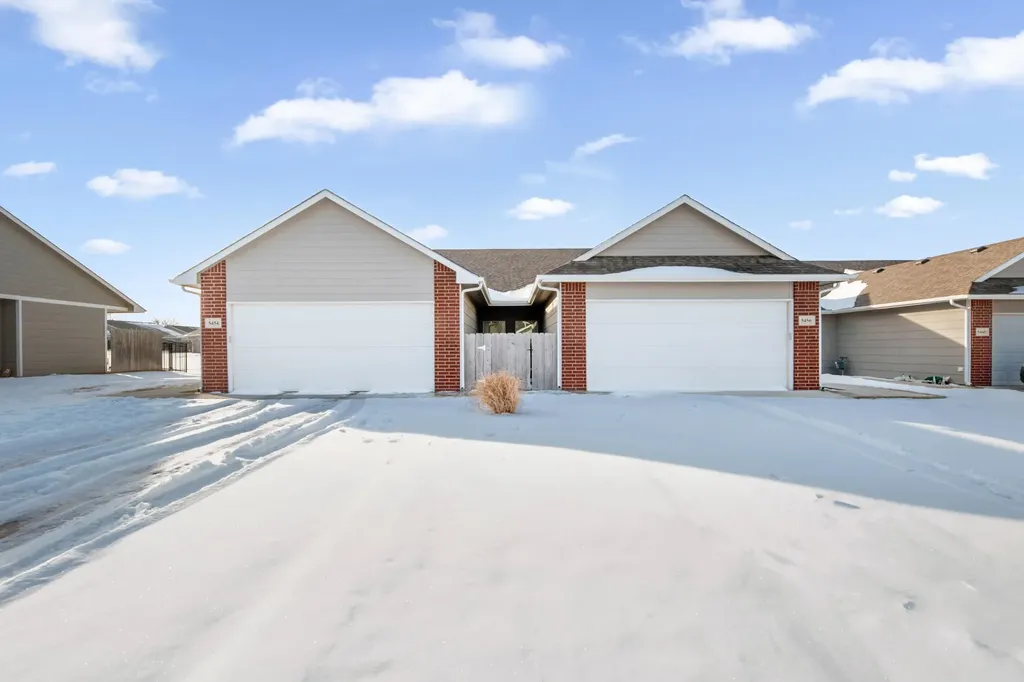 5454/5456 E Colburn Court Bel Aire KS 67220
