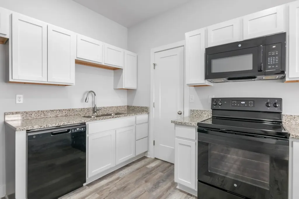 5454/5456 E Colburn Court Bel Aire KS 67220