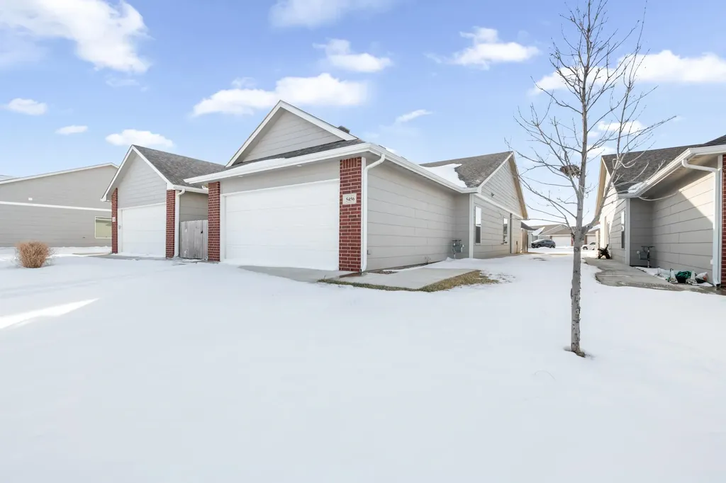 5454/5456 E Colburn Court Bel Aire KS 67220